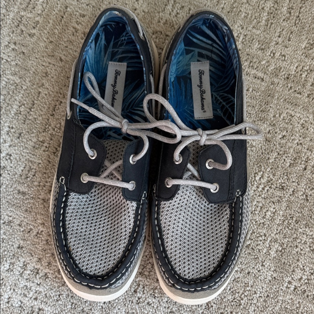 Tommy Bahama Men’s Black and Gray Loafers